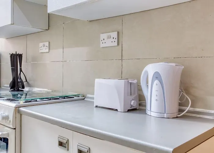 Cosy Steps From Marina And Seafront Case de vacanță