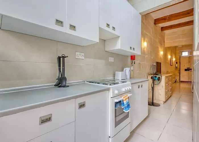 Cosy Steps From Marina And Seafront