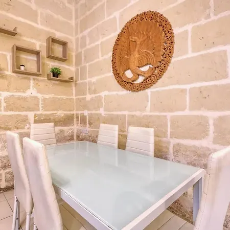 Cosy Steps From Marina And Seafront Vakantiehuis *