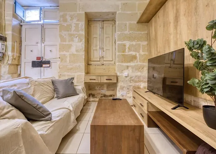 Cosy Steps From Marina And Seafront Holiday home Ta Xbiex
