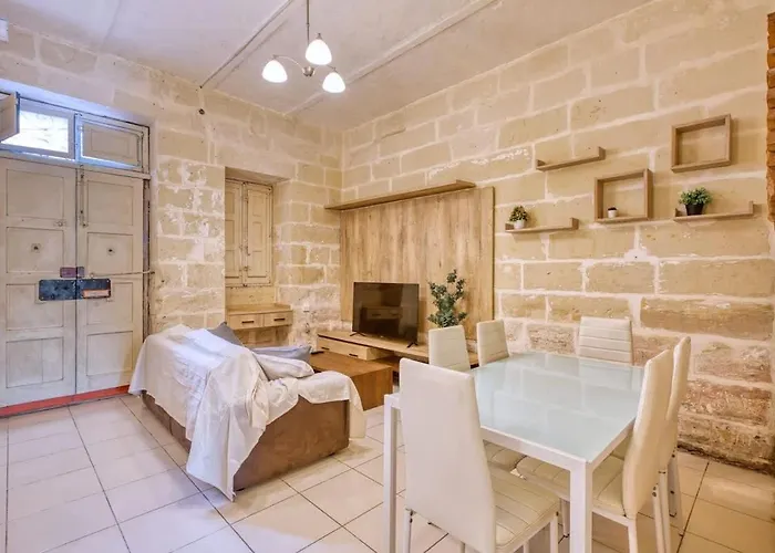 Cosy Steps From Marina And Seafront Holiday home Ta Xbiex
